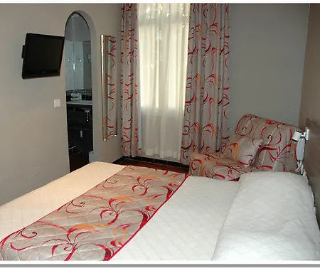 Hotel Brit Confort Le Revest Sainte-Maxime