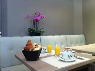 Brit Confort Le Revest מלון 3*