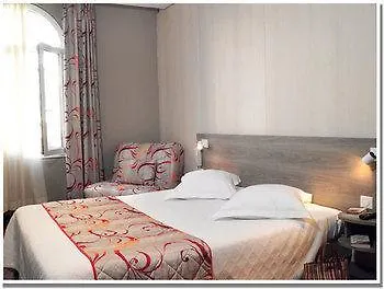 Brit Confort Le Revest Hotel 3*