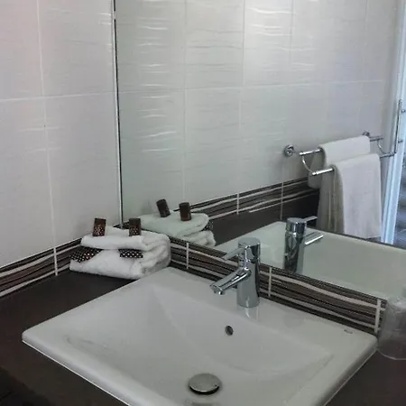 Brit Confort Le Revest Hotel 3*