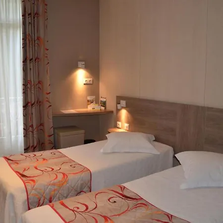 Hotel Brit Confort Le Revest 3*