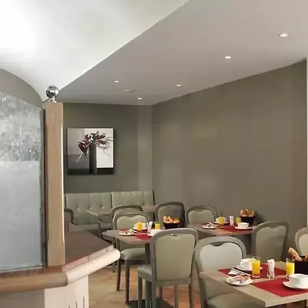 Brit Confort Le Revest Hotel 3*