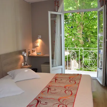Brit Confort Le Revest Hotel 3*