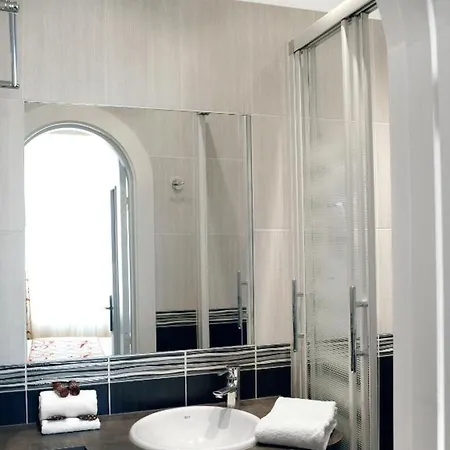 Otel Brit Confort Le Revest 3*