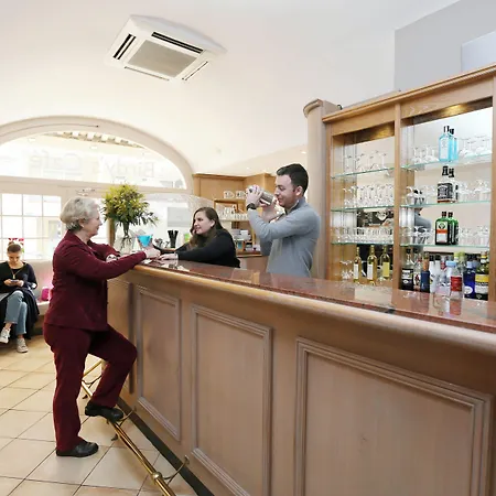Brit Confort Le Revest Hotel