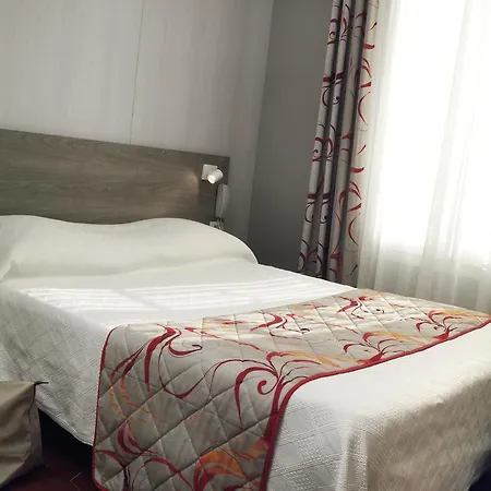Hotel Brit Confort Le Revest 3*