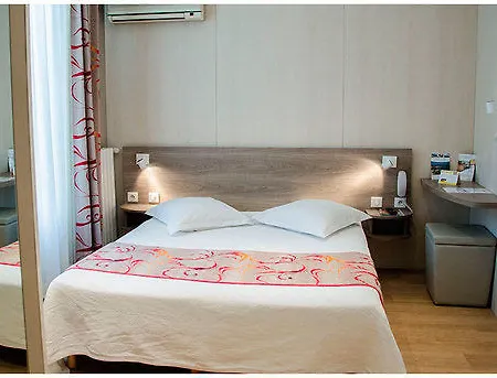 Brit Confort Le Revest Hotel 3*