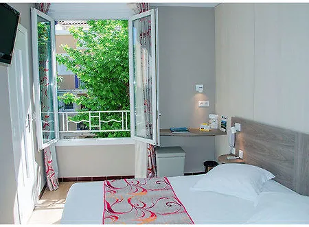 호텔 Brit Confort Le Revest 3*